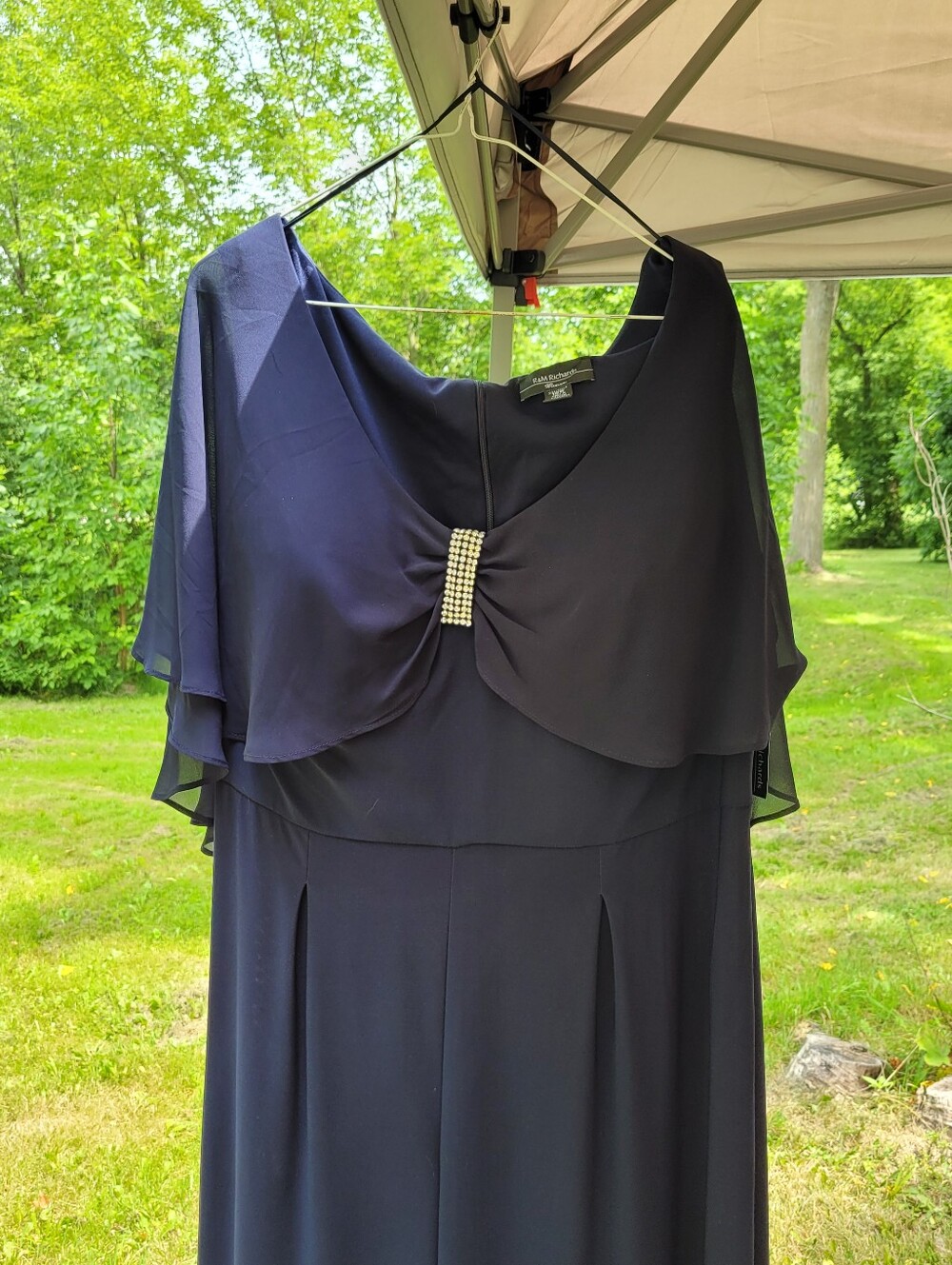 Elegant Navy Blue Evening Pantsuit with Rhinestone Accent